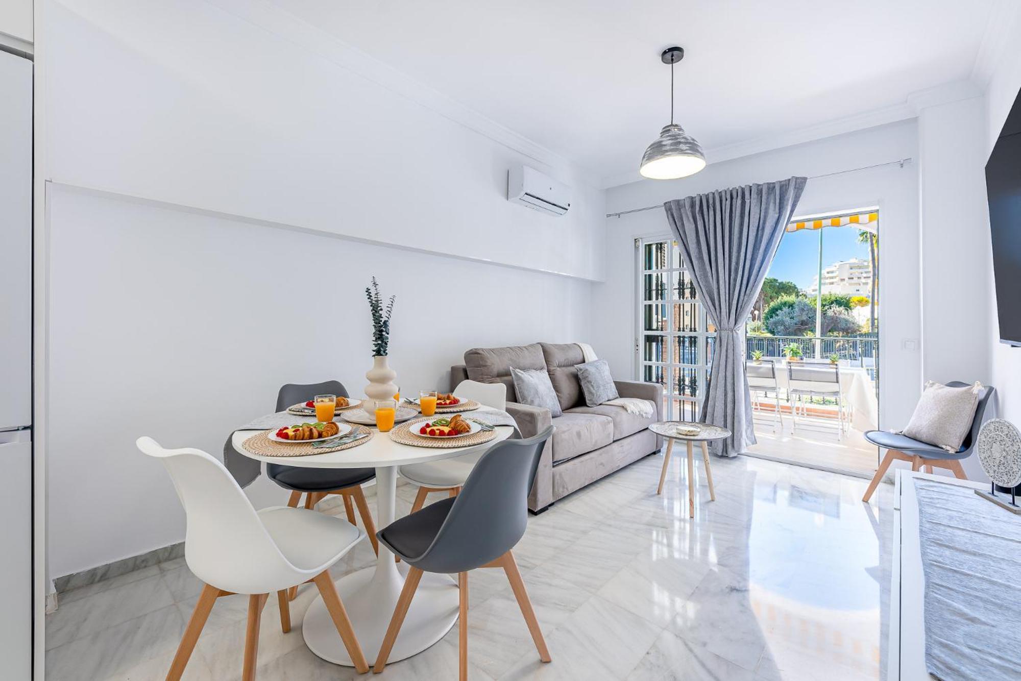 797 Holiday Rentals - Apartamento En Pueblo Quinta A 1 Min De La Playa Benalmadena Bagian luar foto